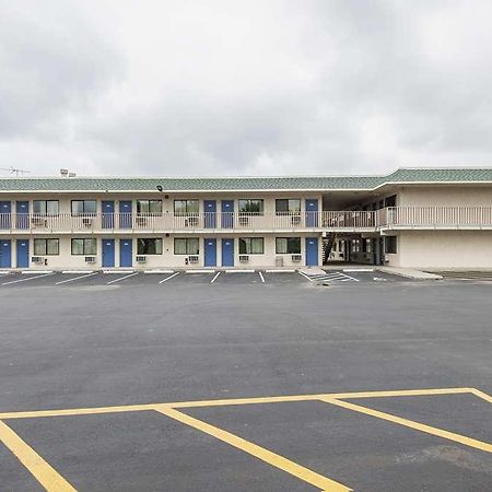 Motel 6 Kansas City, Mo - Airport 외부 사진