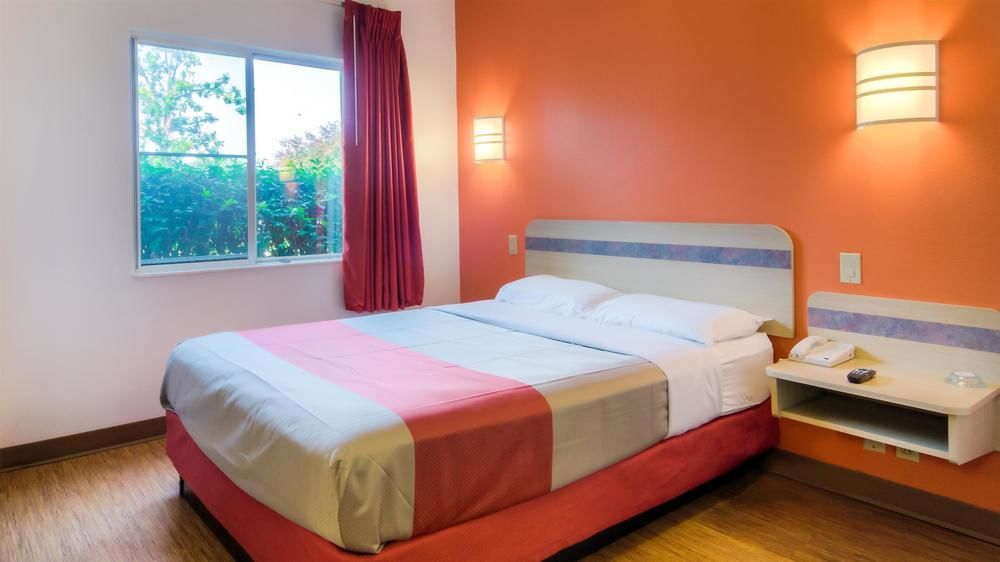 Motel 6 Kansas City, Mo - Airport 외부 사진
