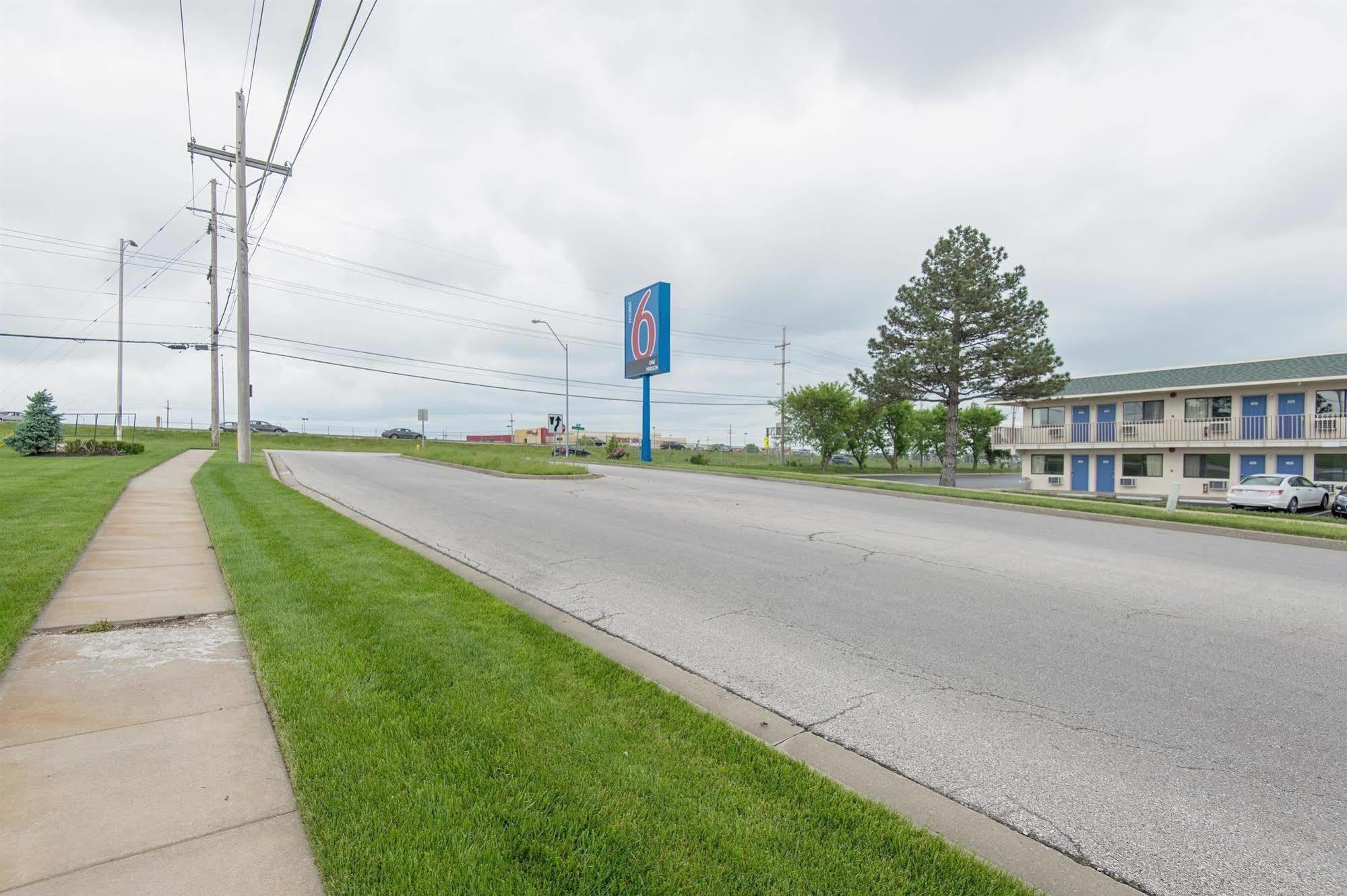 Motel 6 Kansas City, Mo - Airport 외부 사진