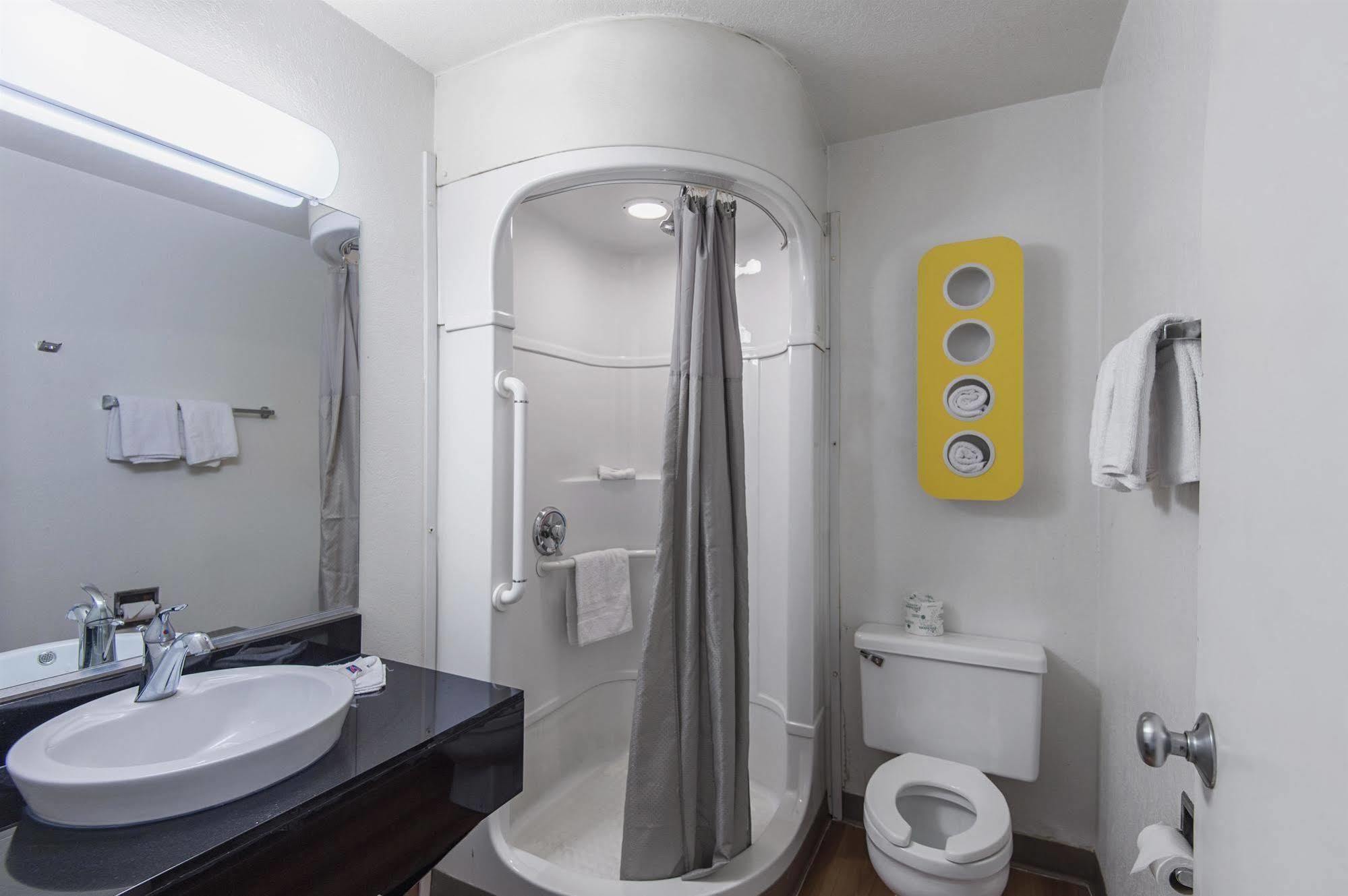 Motel 6 Kansas City, Mo - Airport 외부 사진