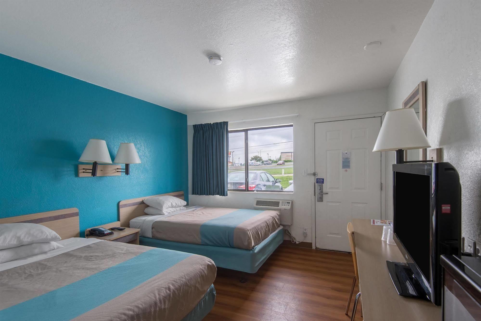 Motel 6 Kansas City, Mo - Airport 외부 사진
