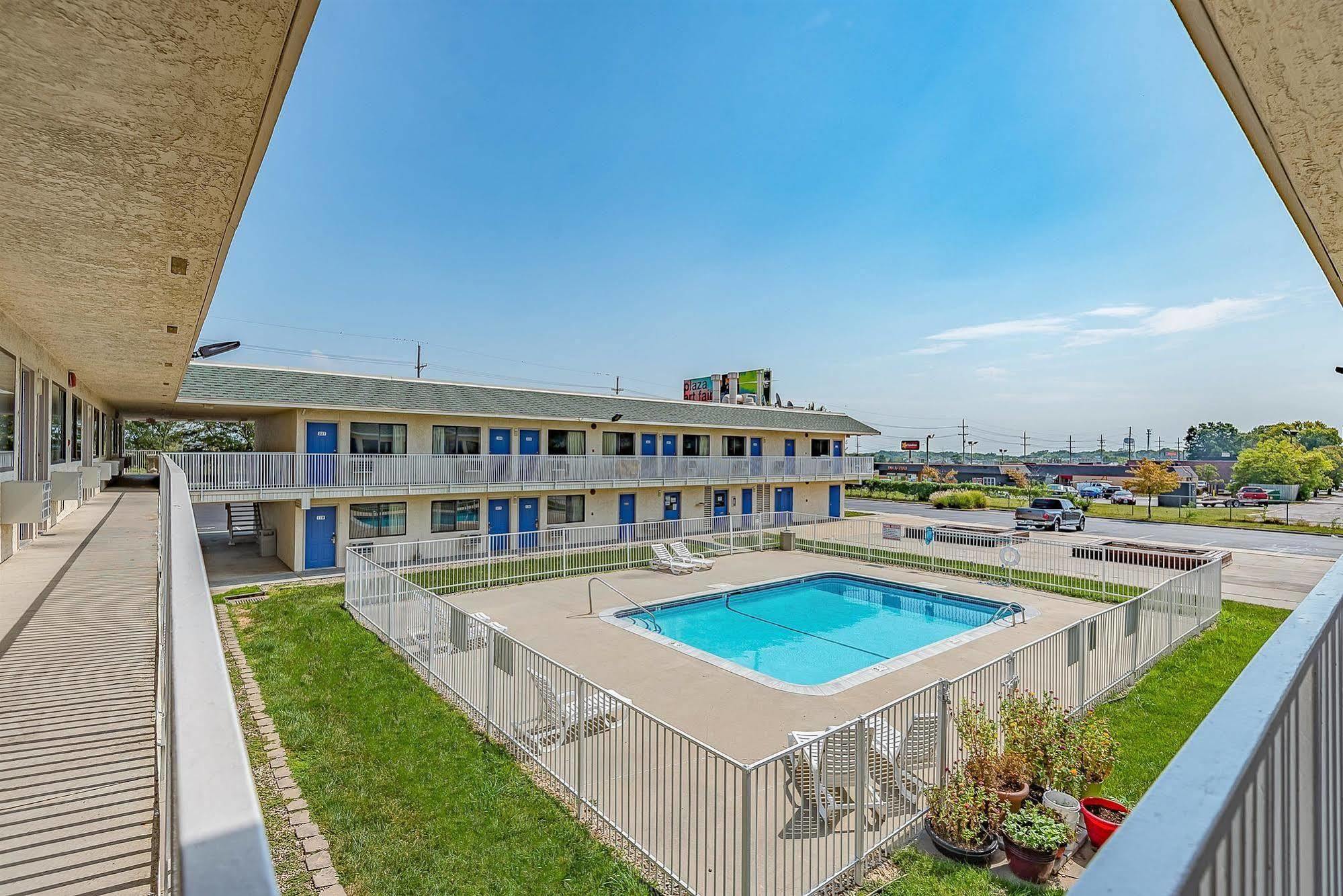 Motel 6 Kansas City, Mo - Airport 외부 사진